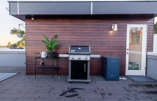 Rooftop access and Views Lake Union Lookout - Photo 7