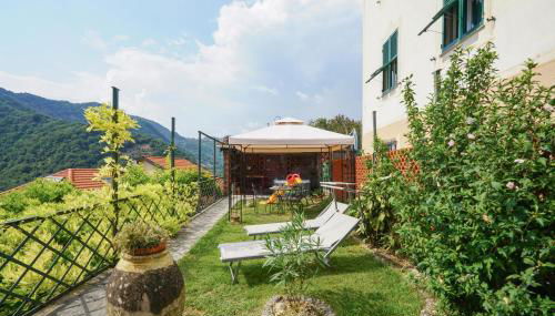 3 Bedroom Amazing Apartment In Avegno - Foto 2