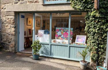 The Old Gallery - Charming Coastal Escape For Two - Photo 73