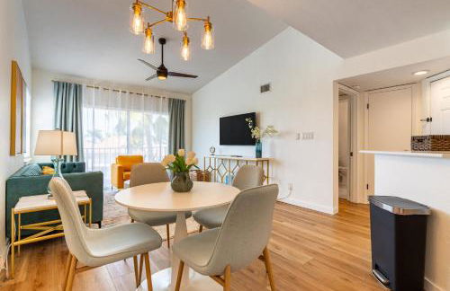 2BR Beach Getaway - Pool Gym Near Space Coast - Foto 2