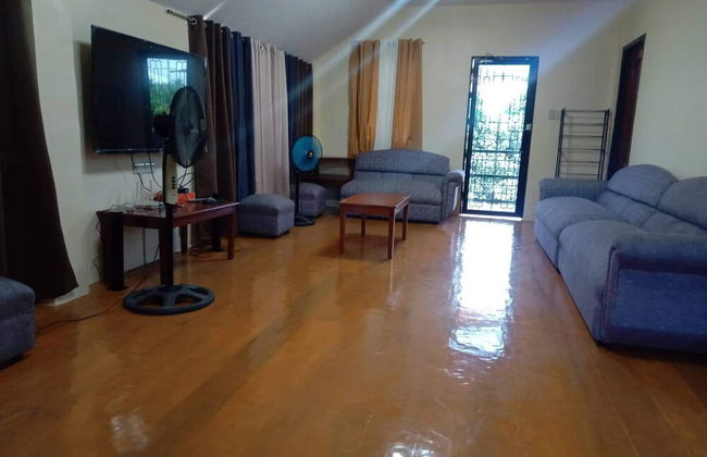 Charming and Relaxing 7-bed House in Mati City, - Foto 13