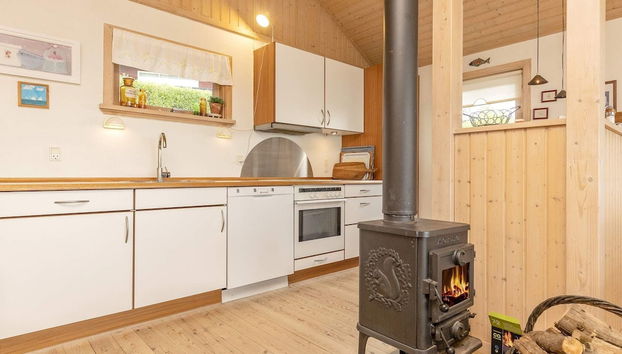 4 Person Holiday Home in Tranekaer - Foto 3, Cocina privada