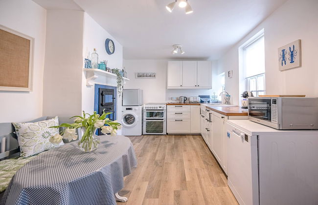 Bonheur, 16 Bartholomew Green, Southwold - Photo 15