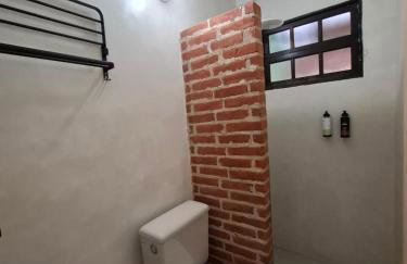 Lua Chalés 14 chalés equipados com churrasqueira individua , piscina e hidro incluindo café da manhã servido no quarto , roupa de cama, toalhas de banho e de praia a apenas 600 metros da praia de Maresias - Photo 3