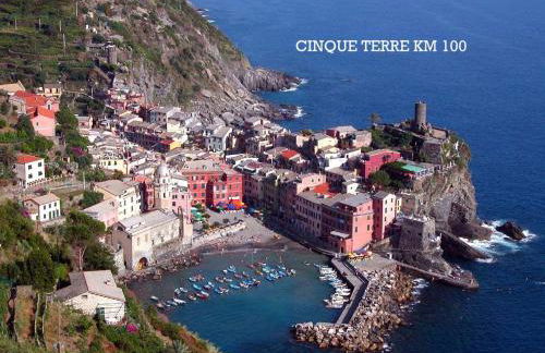 Villa In Lucca Placed in a Residential Area, all Services Nearby - Foto 49