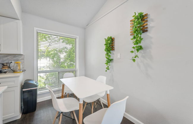 Prime Soco Chic 2BR King Suite w Pool Parking - Foto 5