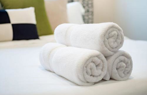 Rooftop Patio, Hot Tub and Games City Escape - Foto 19