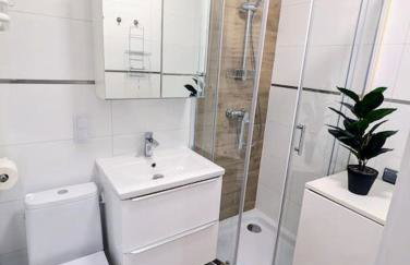 Cozy 2rm Apartment with 2xWorkspace - Foto 5