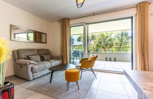 Appartement climatisé les pieds dans l'eau pour 6 personnes avec 1 suite parentale, 1 chambre double et 1 mini chambre Piscine sur le toit clim garage - Foto 7