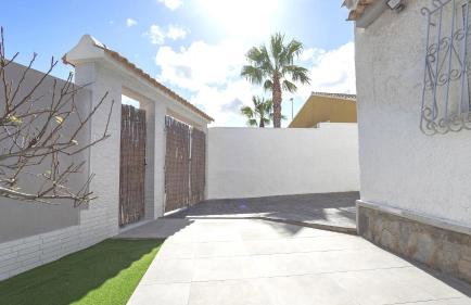 Modern Detached 4 Bed 3 Bath Villa with private pool close to all amenities - Foto 48