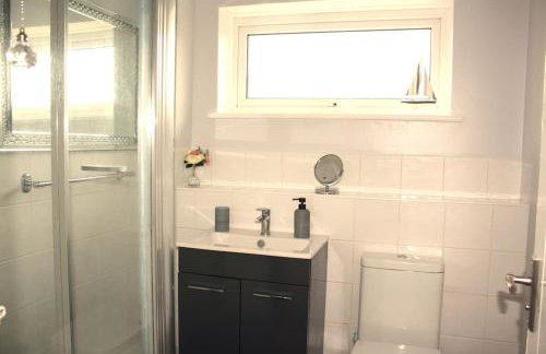 Gorgeous 3 bed House In Milton Keynes - Photo 46