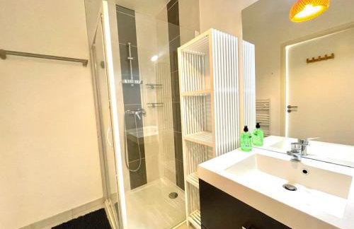 Joli appartement avec balcon au pieds des commences et des plages - Foto 13