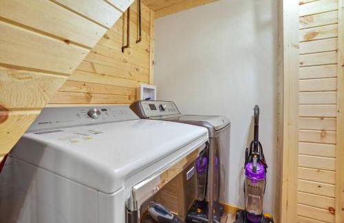 Game RoomHot Tub4mi to Rock HouseGives Back! - Foto 30