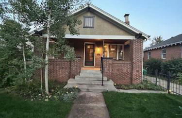 Charming 1920s Retreat Modern Kitchen 5 minutes to Dining and Med District - Foto 20