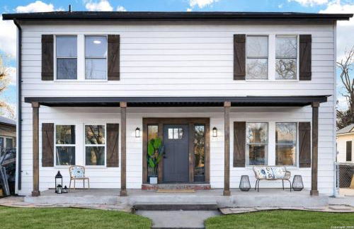 Gorgeous 6BR Sleeps 18 w Hot Tub - Foto 5