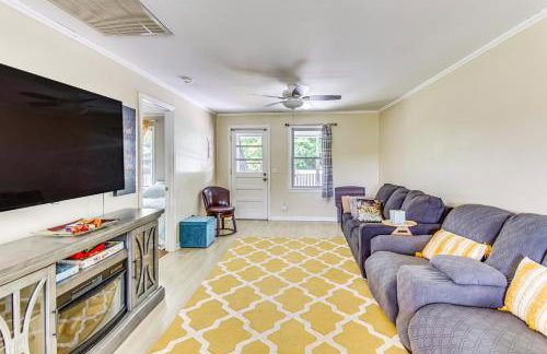 Charming Shallotte Home about 4 Mi to Ocean Isle Beach - Foto 1