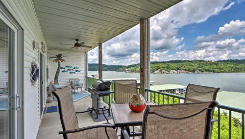 Balcony & Seasonal Pool: Lakefront Ozark Condo - Foto 2
