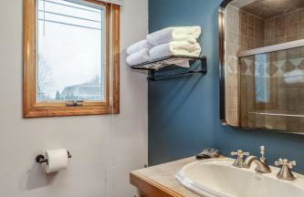 4 br Lakehouse, Fire Pit, King Beds, Bunk room - Foto 31