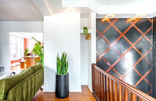 Jungle House Luxury Homes - Columbus Downtown Short North - Steps to Convention Center & Nationwide Arena - Sleeps up to 8 - Free Parking - Over 5,800 Five Stars - Foto 26