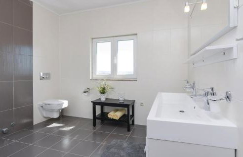 Four-Bedroom Holiday Home In Suhovare - Foto 42