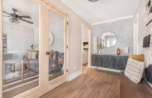 Stylish & Spacious Home Near ATL - Foto 42