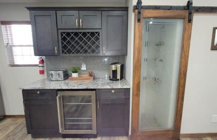 Whiskey Pines Retreat! Single Level Home, Outdoor Firepit, AC, BBQ! Sleeps 9 in Lake Harmony! - Foto 15