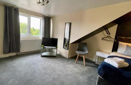 Kimberworth 4 Bedrooms House 8 Beds Close to M1 Suitable For Longer Stay - Foto 31