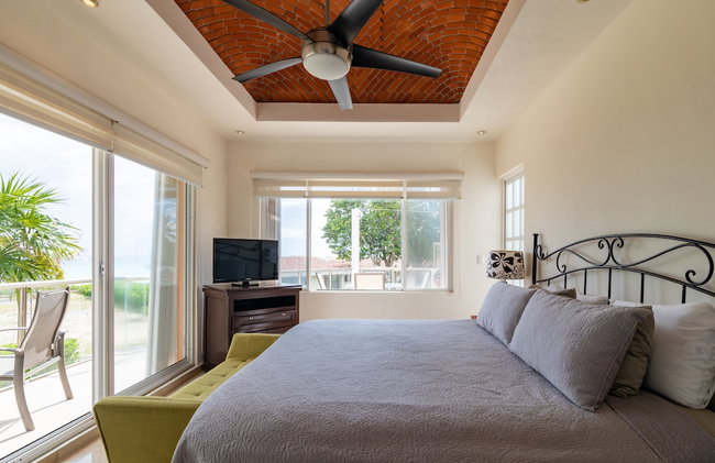 Beachfront Homes by Playa Paradise - Photo 28