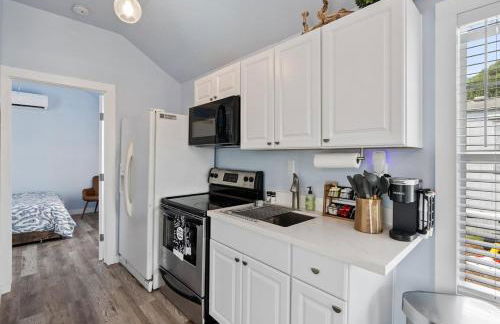 Coastal Haven Minutes From Beaches and Downtown - Foto 8