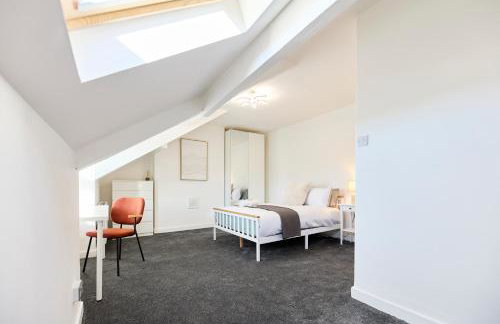 Aura - Elegant Retreat in Prime Leeds Location! - Foto 28