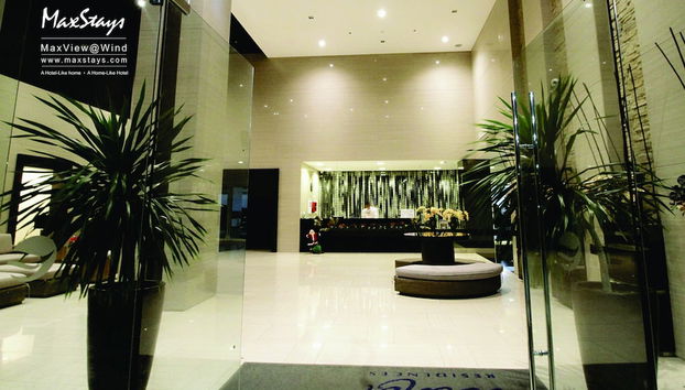 Coin salon dans le hall