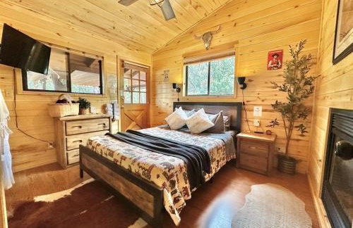 Western theme! Amazing Spa, Fireplace and Deck! - Foto 16