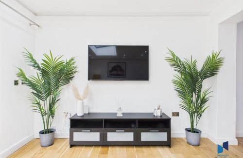 Modern 4BR House, Spacious, Garden, Free Parking - Foto 31