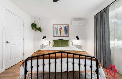 ValleyVibe: Modern Comfort in North Valley - an Irvie Home - Foto 4