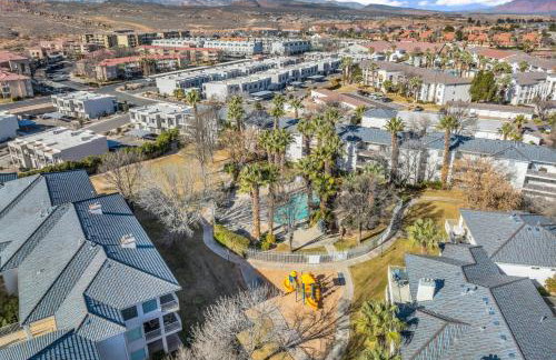 Modern Resort Condo - Pools, Courts & Scenic Views - Foto 22