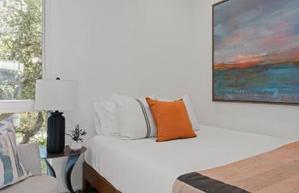 Sleeps 32 Private Compound w Putting Green Bouldin Collective by AvantStay - Foto 63