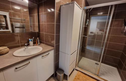 Luchon superbe appartement 8 places 80m2 vue montagne 180 - Foto 4