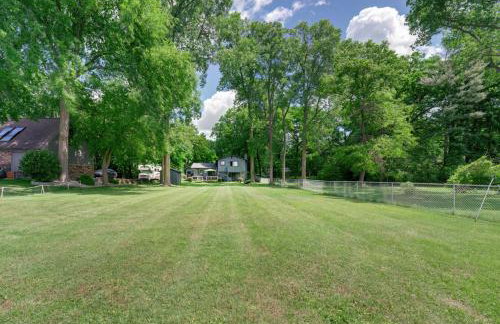 Lakefront Retreat with Views and Decks and Fire Pit - Foto 60