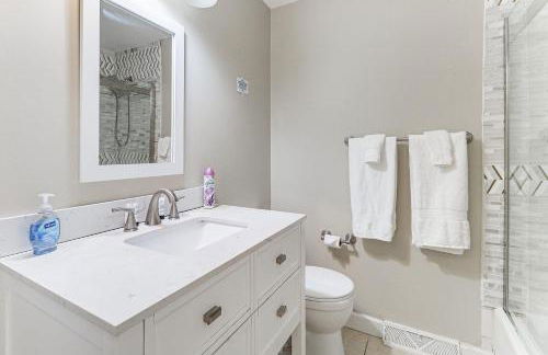 Remote-Work Ready Family Home Near Pittsburgh - Foto 14