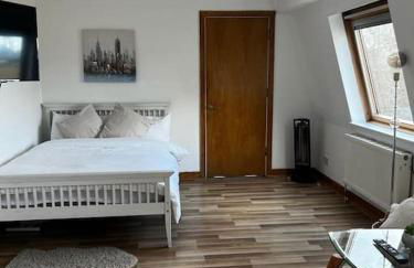 Quirky studio flat selfcontained - Foto 10