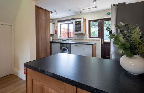 Comfy Chippenham Double Ensuite Home with Large Garden with Parking x 4 - Foto 10