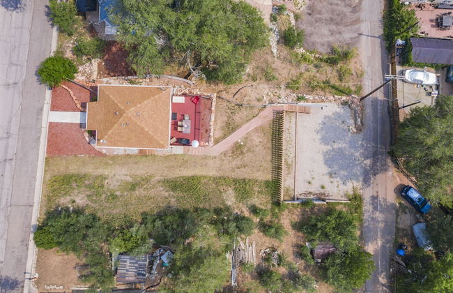 2brdowntown Occmountain Views & Grill - Photo 51