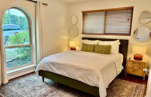 5BR Family Oasis with Pool and Game Room - Foto 18