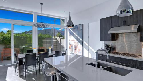 Oranj Door Modern - 4BR Pool, Hot Tub, Large Backyard - Foto 2