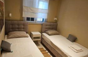 Red House Apartment With Swimming Pool - Photo 14