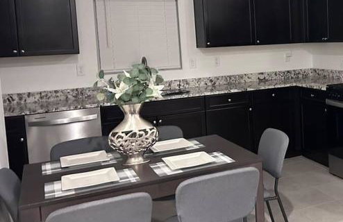 New,and Modern Home close to the strip - Foto 17