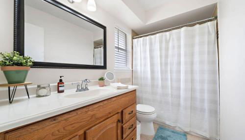 Covered Back Patio Covered Parking Game Room WIFI Smart TV's every room Washer & Dryer - Photo 5