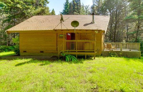 Hot Tub, 1 Mi to Beach 12-Acre Fort Bragg Cabin! - Foto 29