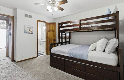 Lakefront Home w/ Private Dock, Slip, Kayaks & Paddleboards at the 7mm - Foto 10