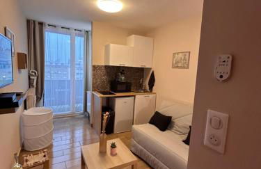 Magnifique studio neuf avec balcon - Foto 1